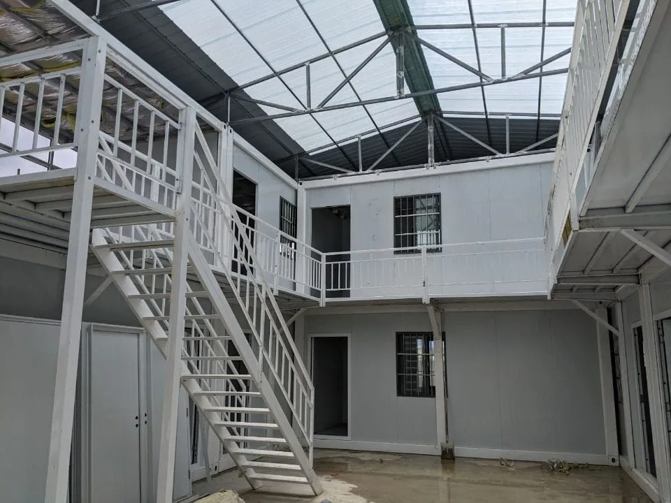 Covered central courtyard
